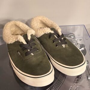 NWT Vans Forest Green Suede Faux Fur Sherpa Lining Sneakers Shoes W7.5 M6 EUR38